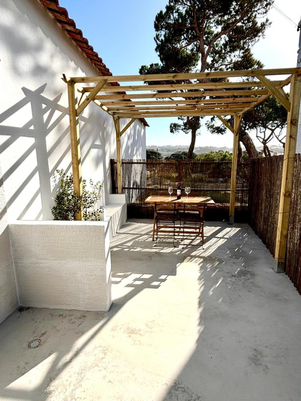 Pine & Apple Beach House Colares Exterior photo